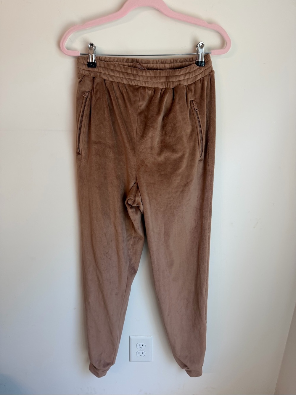 SKIMS Plush Brown Velour Joggers size Small